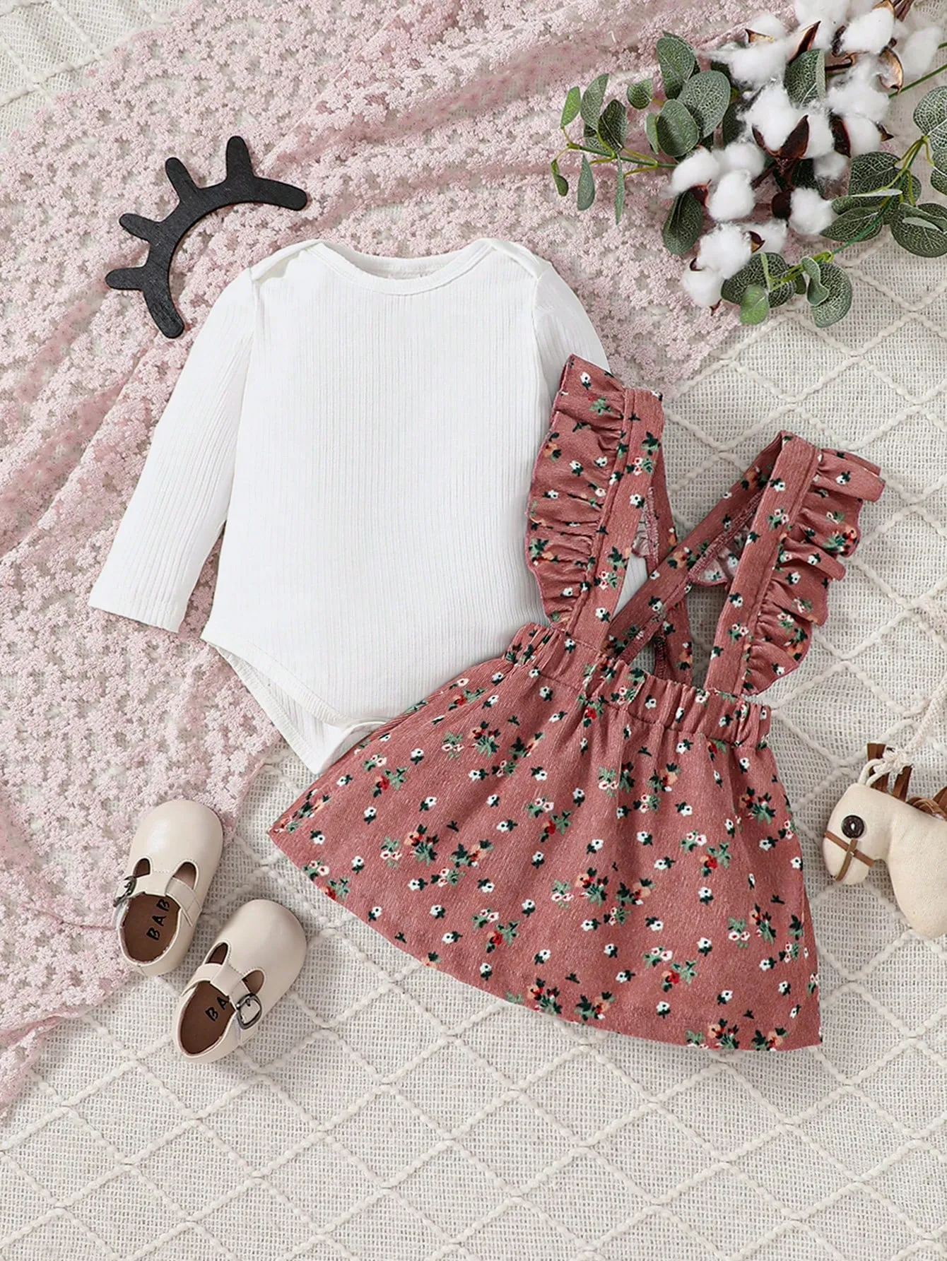 Baby Girls' Casual Solid Color Long Sleeve Bodysuit And Floral Printed Suspender Dress Set For Fall/Winter