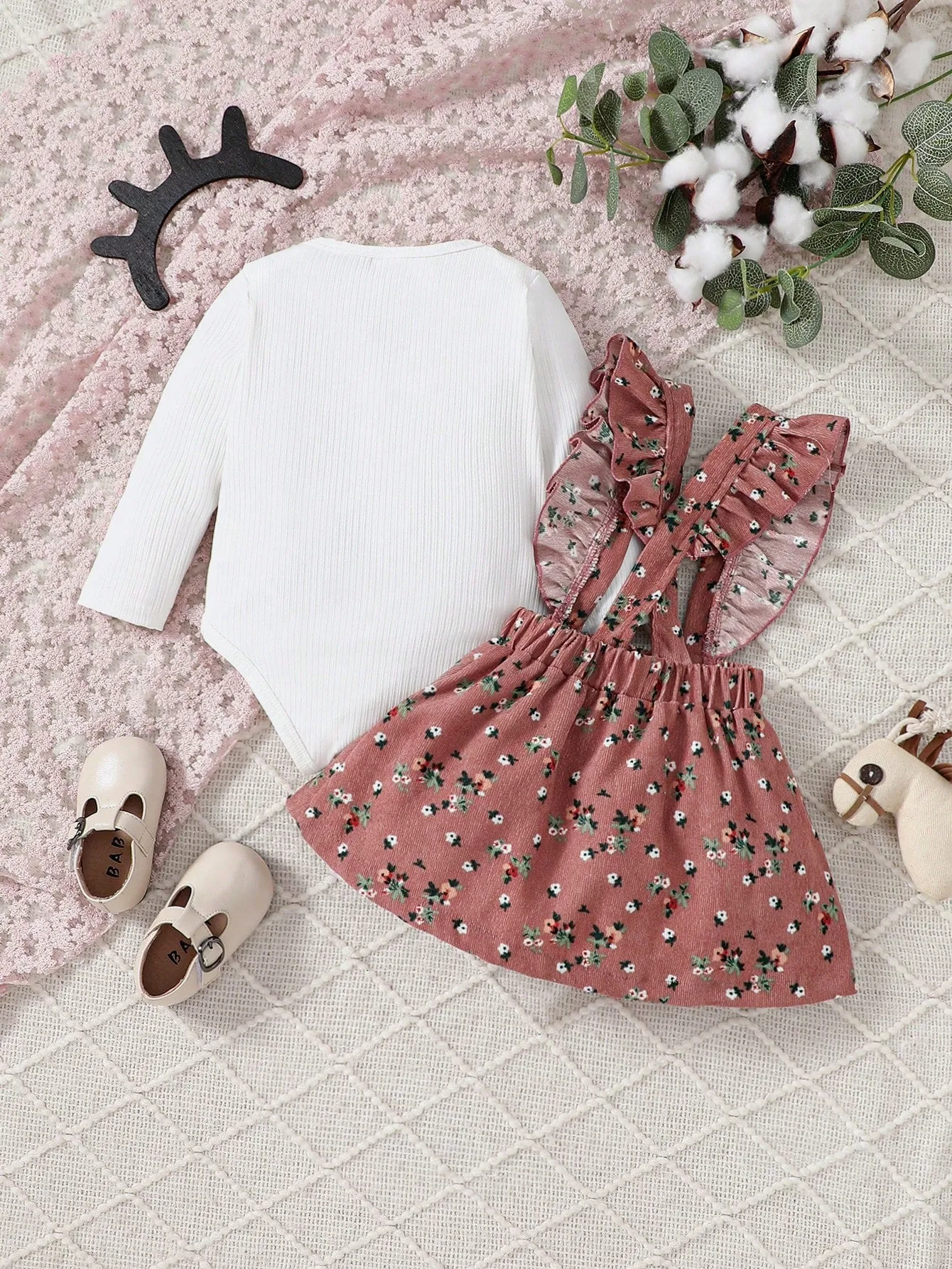 Baby Girls' Casual Solid Color Long Sleeve Bodysuit And Floral Printed Suspender Dress Set For Fall/Winter