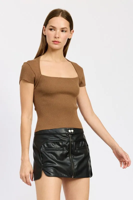 Hot Girl Daria Square Neck Short Sleeve Top